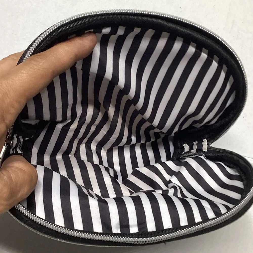 Silver Dog Print Pet Pouch Marc Tetro